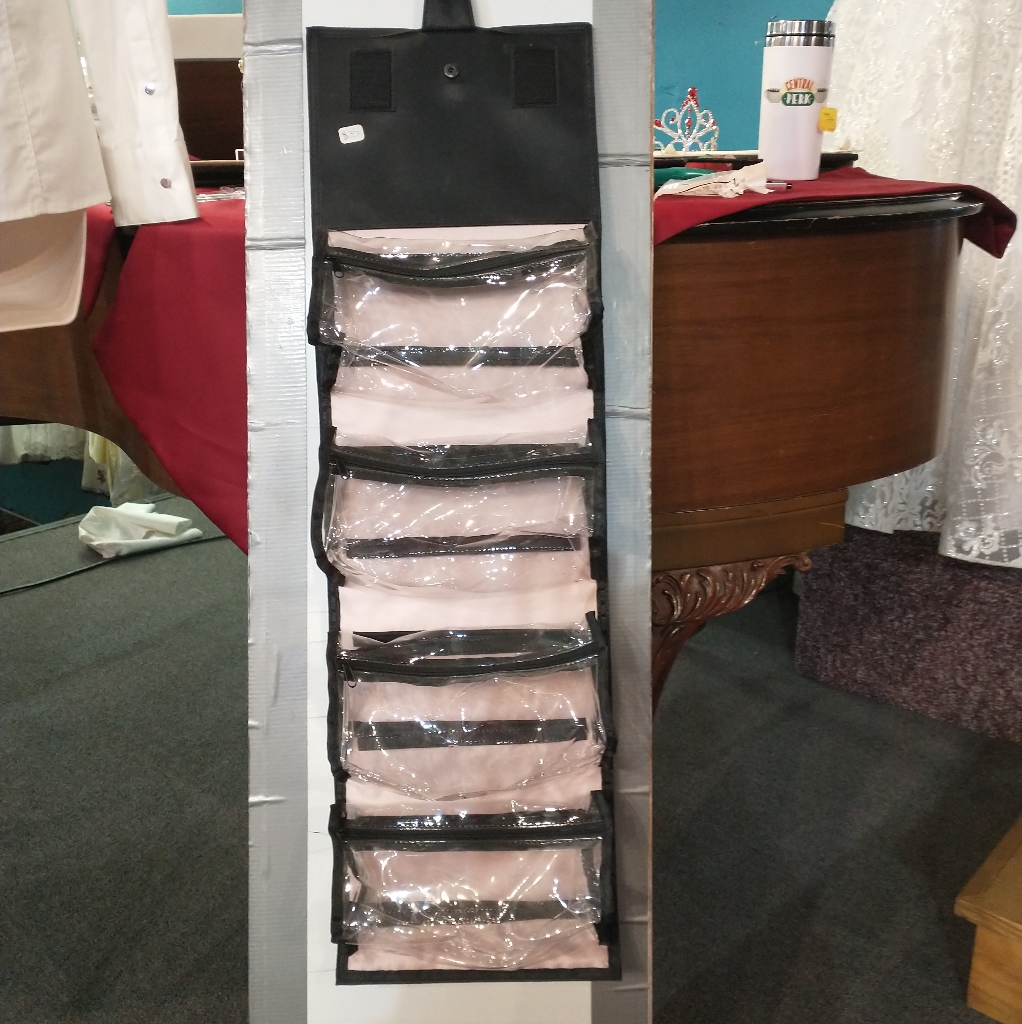 Make Up Holder